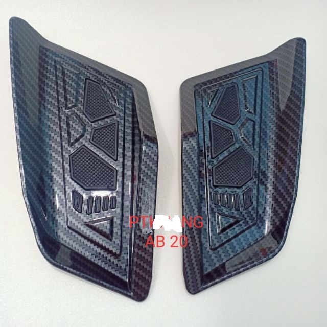 Ốp Gác Chân Trước Em Bé Xe Air Blade 2020 Carbon Đẳng Cấp