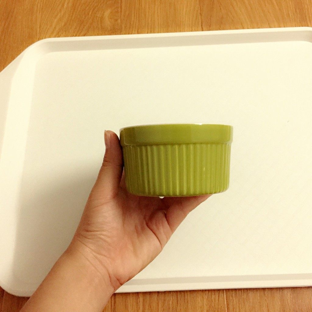 Giáo cụ Montessori - Thố sứ xanh lá dùng thực hành Montessori