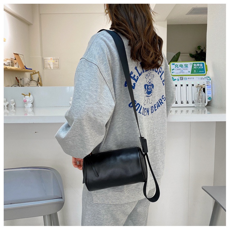 Túi đeo chéo IELGY từ da phong cách đường phố dành cho nam và nữ