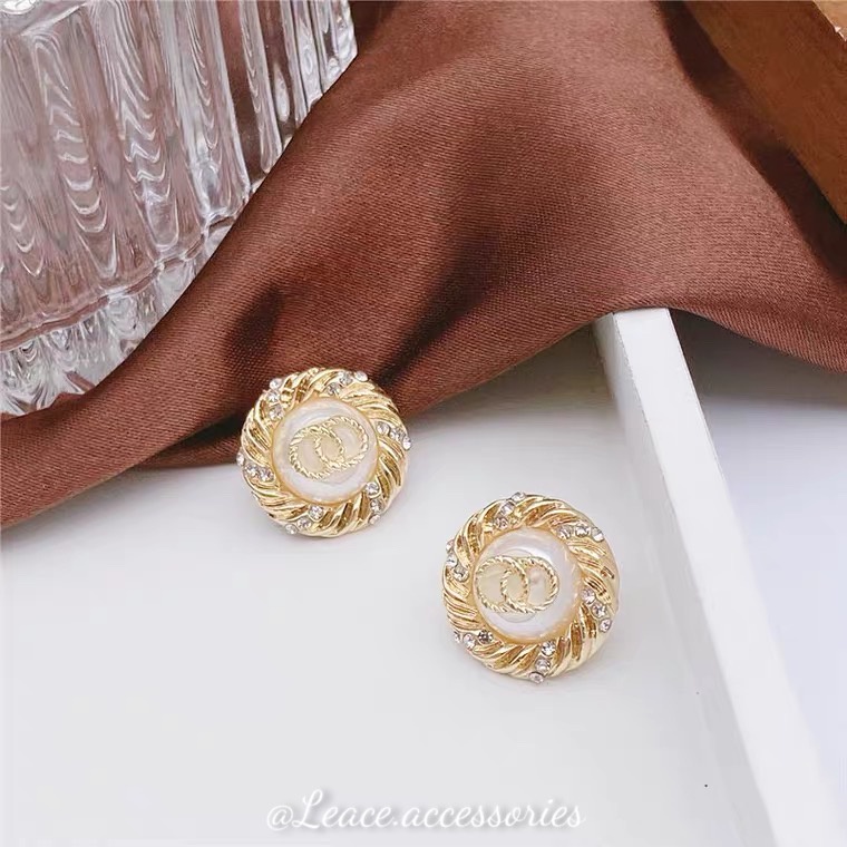 Bông tai khuyên tai ngọc chữ CD phối viền mạ vàng hotgirl sang chảnh ER066 Leace.accessories