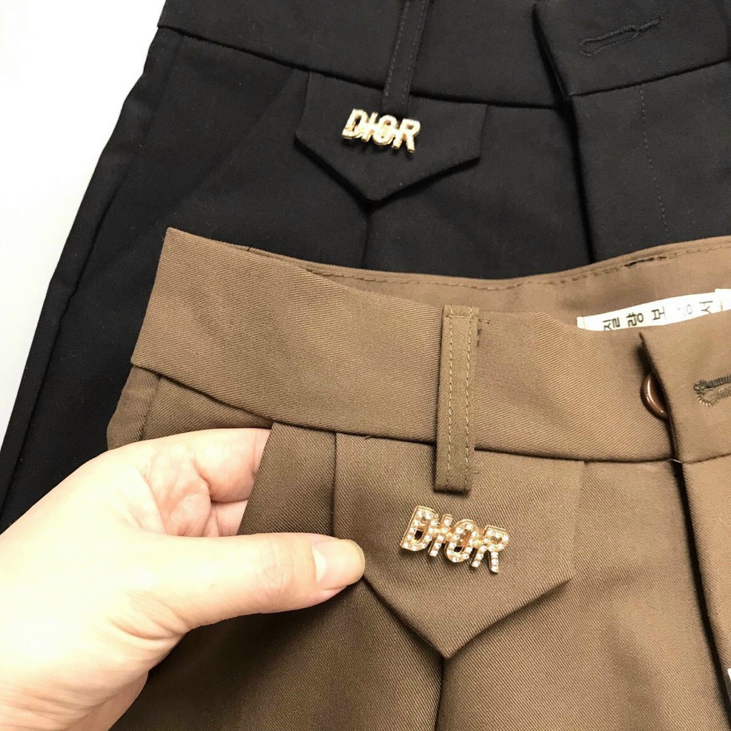 Quần Short Nữ Cao Cấp. Phong Cách Trẻ Chung.Chất vải Cotton 2 Biên. Sang Trọng-Lịch Lãm.Thoáng Mát Thấm Mồ Hôi Tốt