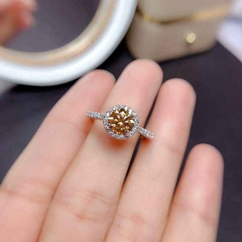 Nhẫn Hở Đính Đá Moissanite Cổ Điển Sang Trọng