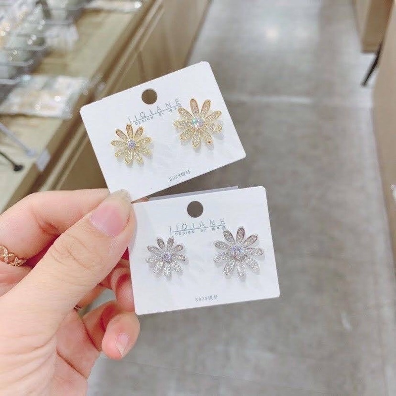 bông tai cánh hoa lớn bé siêu dễ thương, khuyên tai hoa cúc phong cách hàn quốc