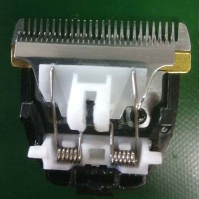 Bộ lưỡi và bộ sạc pin tông đơ sạc SY-826