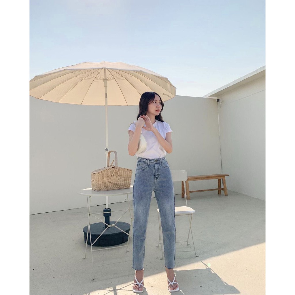 Quần Jeans Nữ Lưng Cao Màu Xanh Wash Đùi - Cắt Gấu Quần LDM-CL102