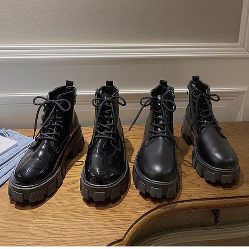 [Có Ảnh Thật - Order Hàng Loại 1] Giày Boots đính tim cổ thấp đế cao dày đẹp 5cm. Hai màu đen lì - đen bóng.