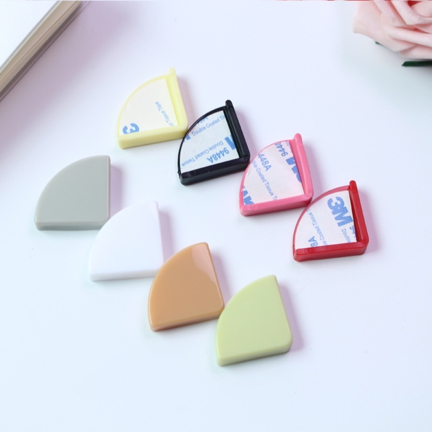 Bịt góc bàn, bọc cạnh bàn kính, cạnh tủ vuông bằng silicon an toàn cho bé