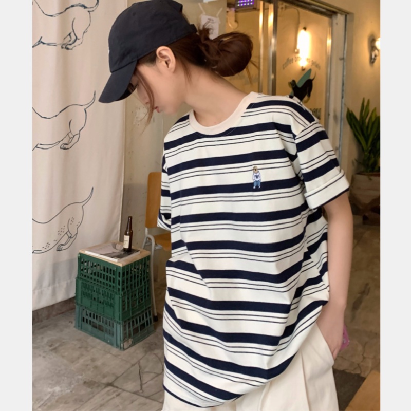Áo Thun Tay Ngắn Dáng Rộng Kẻ Sọc Thêu Hình Đơn Giản Cho Nữ