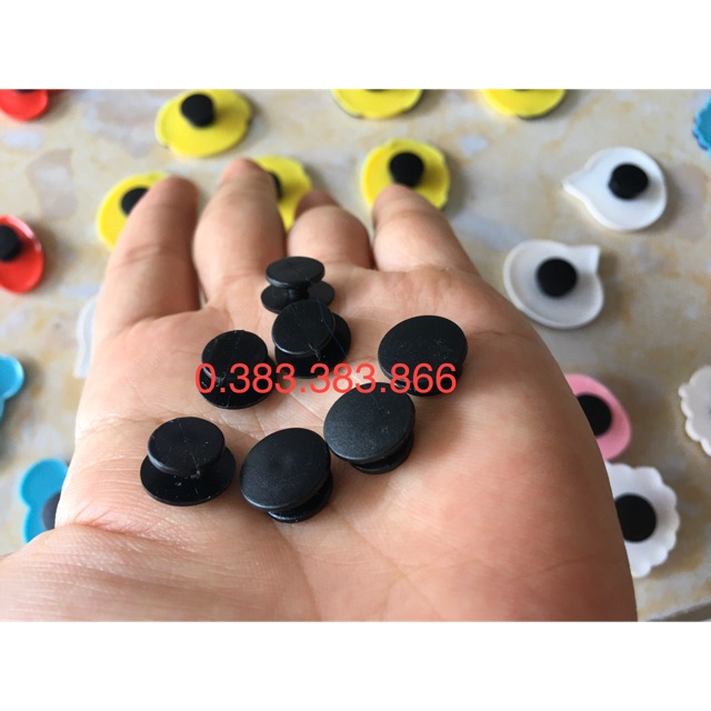 Nút Jibbitz gắn dép crocs ( đen, trắng )