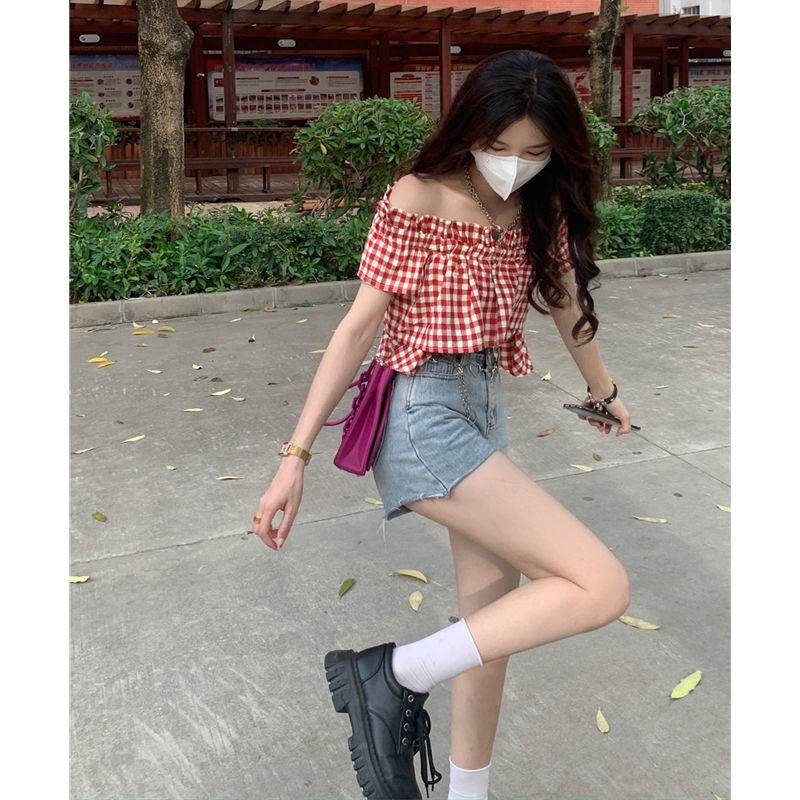 Áo kiểu lệch vai kẻ sọc caro trẻ trung hợp thời trang