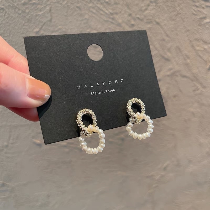 Khuyên tai nhỏ đính hạt dễ thương - Maben