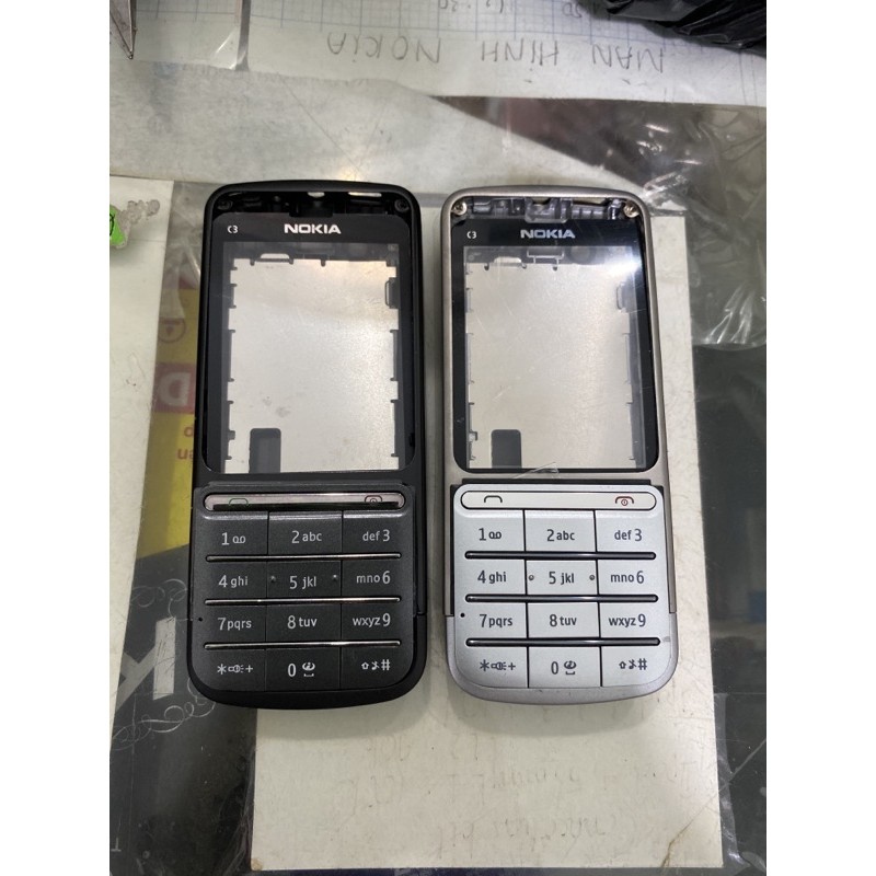 Vỏ nokia c3-01 có phím xương đầy đủ đen và bạc.