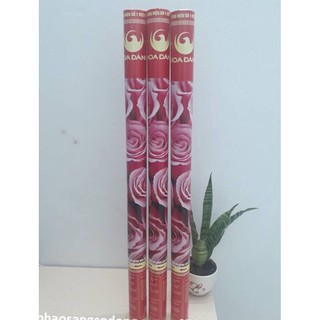 pháo giấy cánh hoa hồng 80cm 1 cây