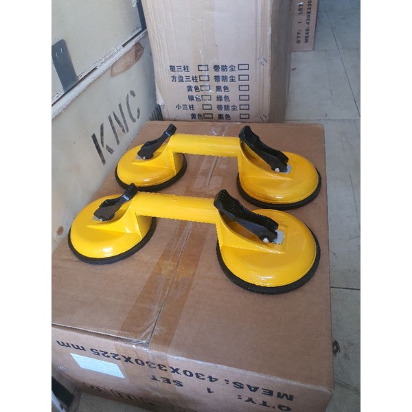Tay hít kính 2 chấu