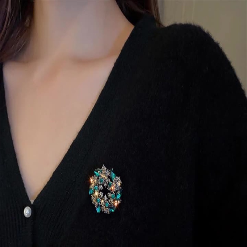 Ghim Cài Áo Hình Hoa Lá Đính Đá Cao Cấp Cá Tính Chống Chói Nước