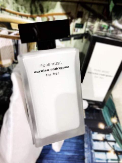 Nước hoa Narciso Pure Musc - chai trắng cao
