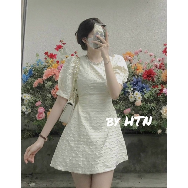 ĐẦM XỐP KHOÉT EO VIỀN ĐÁ CỔ
