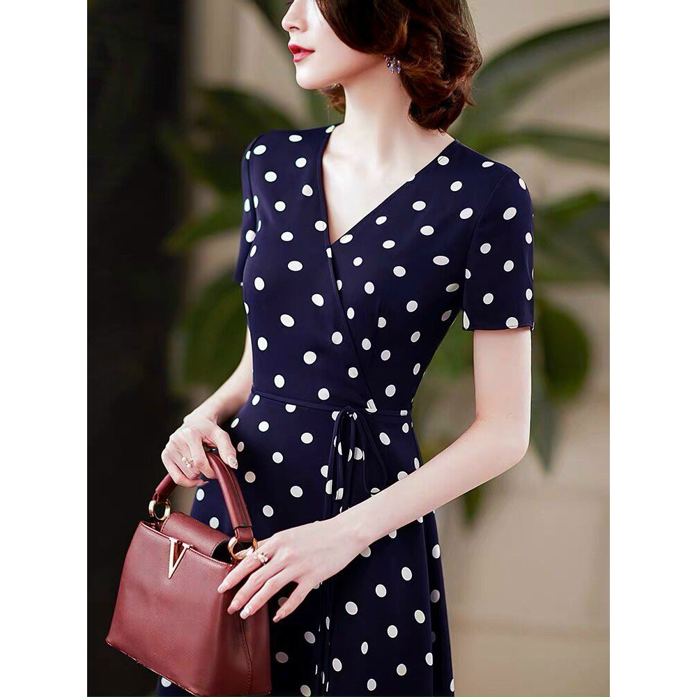 Đầm Xòe Chấm Bi Cổ V Dịu Dàng Nơi Công Sở | BigBuy360 - bigbuy360.vn