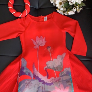 Áo dài sen đỏ nhí