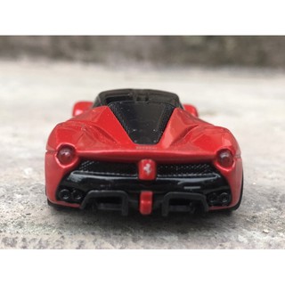 Mô Hình Xe Ferrari Laferrari Đỏ 1:64
