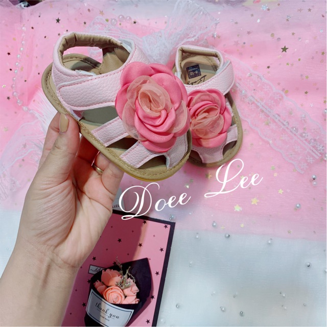 Sandal hoa hồng siêu hót