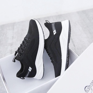 Giày sneaker nữ siêu xinh