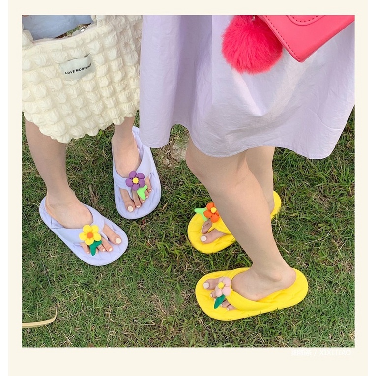 Dép Xỏ Ngón Chống Trượt Đính Hoa Dễ Thương Cho Nữ 🌸