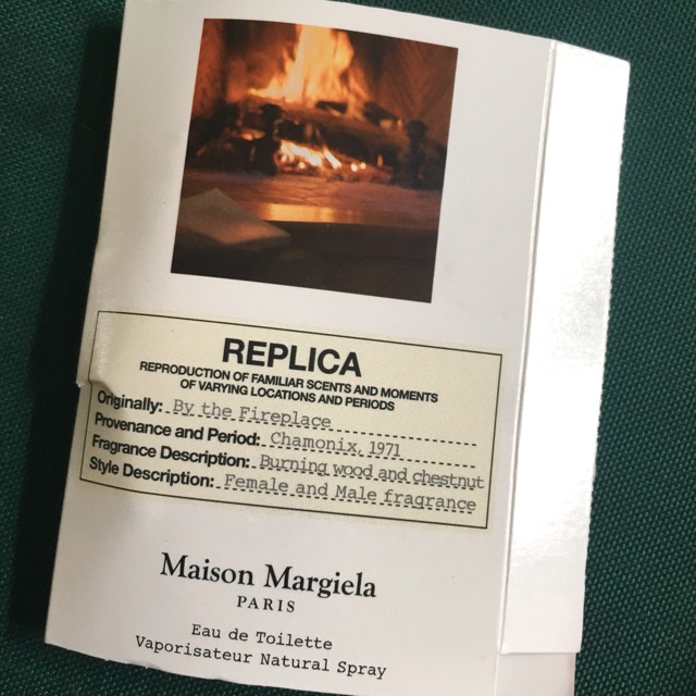 Vial Nước Hoa Replica By the Fireplace