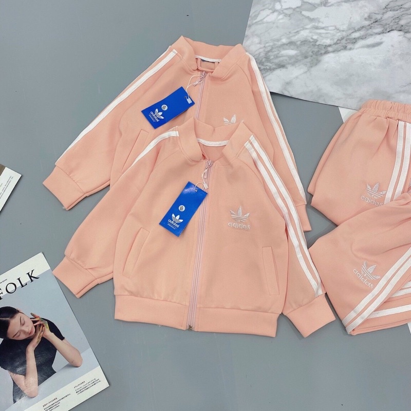 Bộ adidas cực xinh cho bé