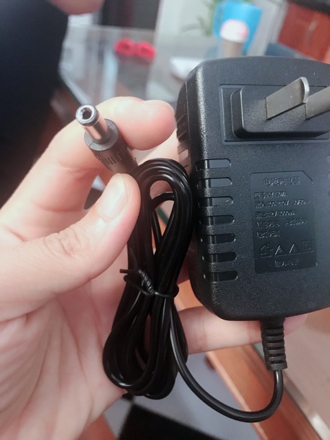 Sạc xe hơi - xe ô tô điện trẻ em 12V | BigBuy360 - bigbuy360.vn
