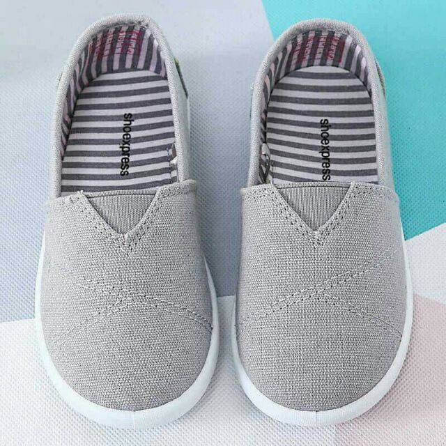 Giày lười diện tết cho bé trai