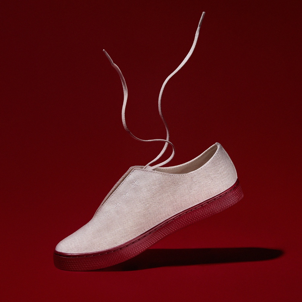Một Bộ quà tặng Tết 2022 - Giày vải lanh sneaker đỏ, Vớ, Túi vải, Pin cài, Bao lì xì