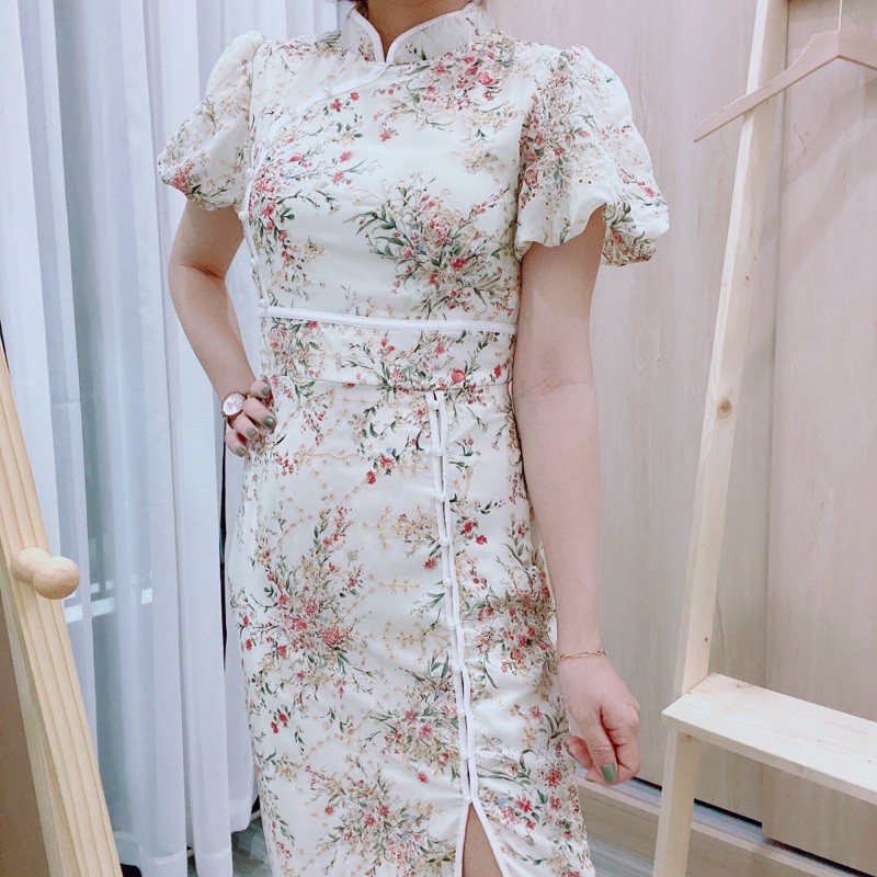 SƯỜN XÁM HOA [ ảnh chụp thật ] Nền hoa trắng thêu rất đẹp , form lên dáng chuẩn , có lót dày dặn luôn nhé | BigBuy360 - bigbuy360.vn
