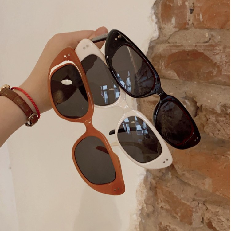 KR06( cam, trắng, đen) Kính mắt mèo trendy, kính râm nữ