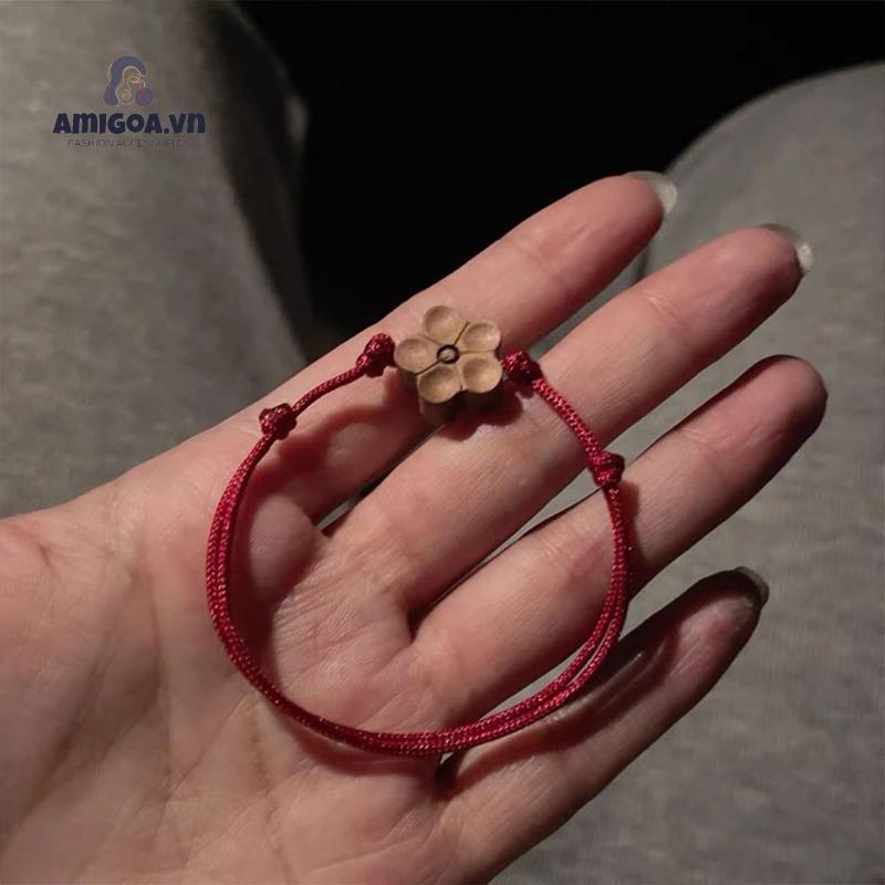✨✨Vòng Đeo Tay May Mắn Dây Bện Mặt Gỗ Đào Chạm Khắc Hoa Mận Xinh Xắn
