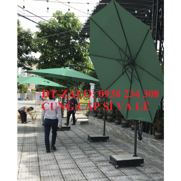 Dù lệch tâm tròn đk 3m, có thể bẻ lên theo hướng nắng ( đã bao gồm đế bê tông có bánh xe)