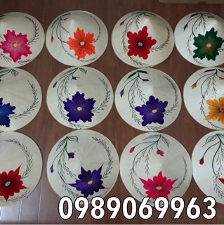 Nón huế thuê hoa sen. 320k/ 5 chiếc