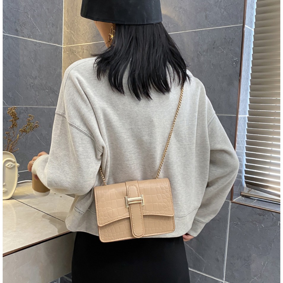 Túi đeo chéo vân da rắn 2 ngăn hàng đẹp