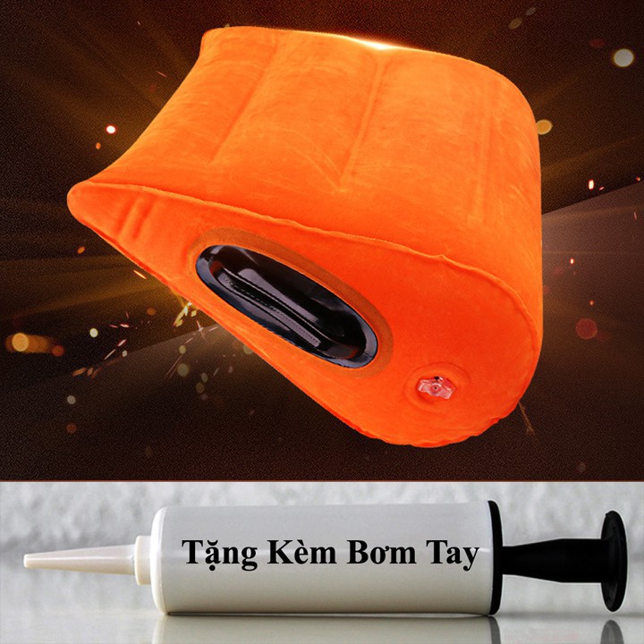 Gối bơm hơi hình tam giác hỗ trợ lưng cơ thể tiện dụng cho các cặp đôi