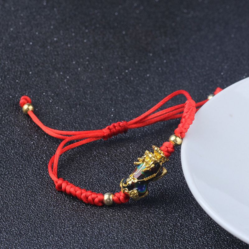 Vòng dây đeo tay màu đỏ mặt hình kỳ lân độc đáo tiện dụng