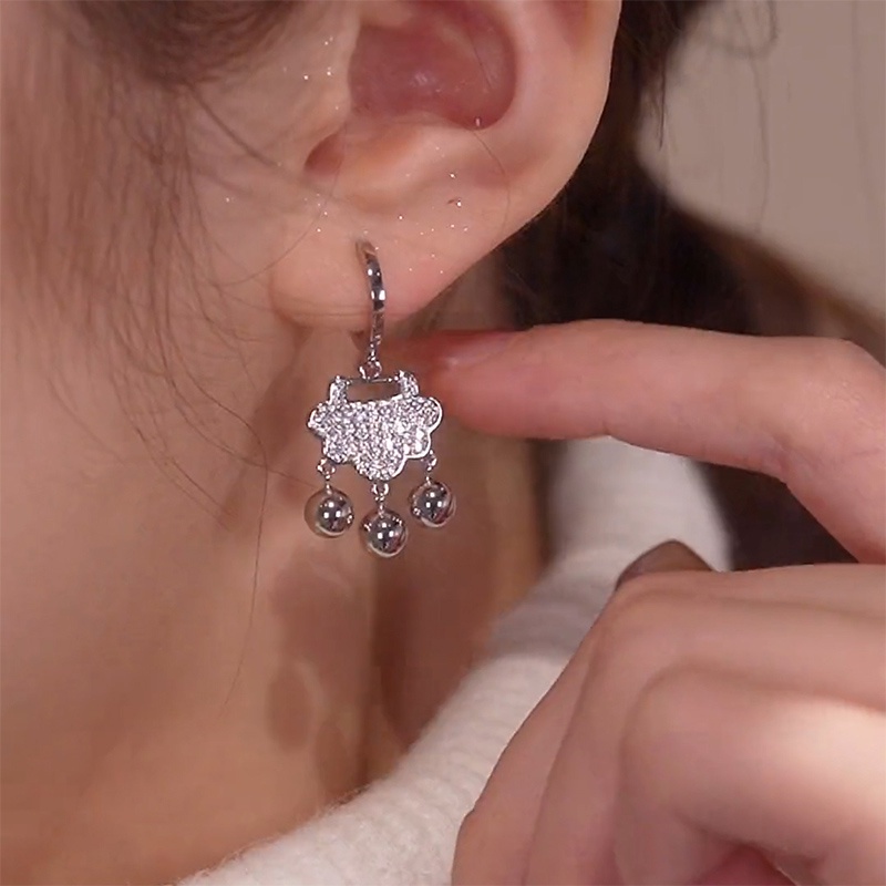 Khuyên tai phối hạt tròn nhỏ sang trọng phong cách cổ điển