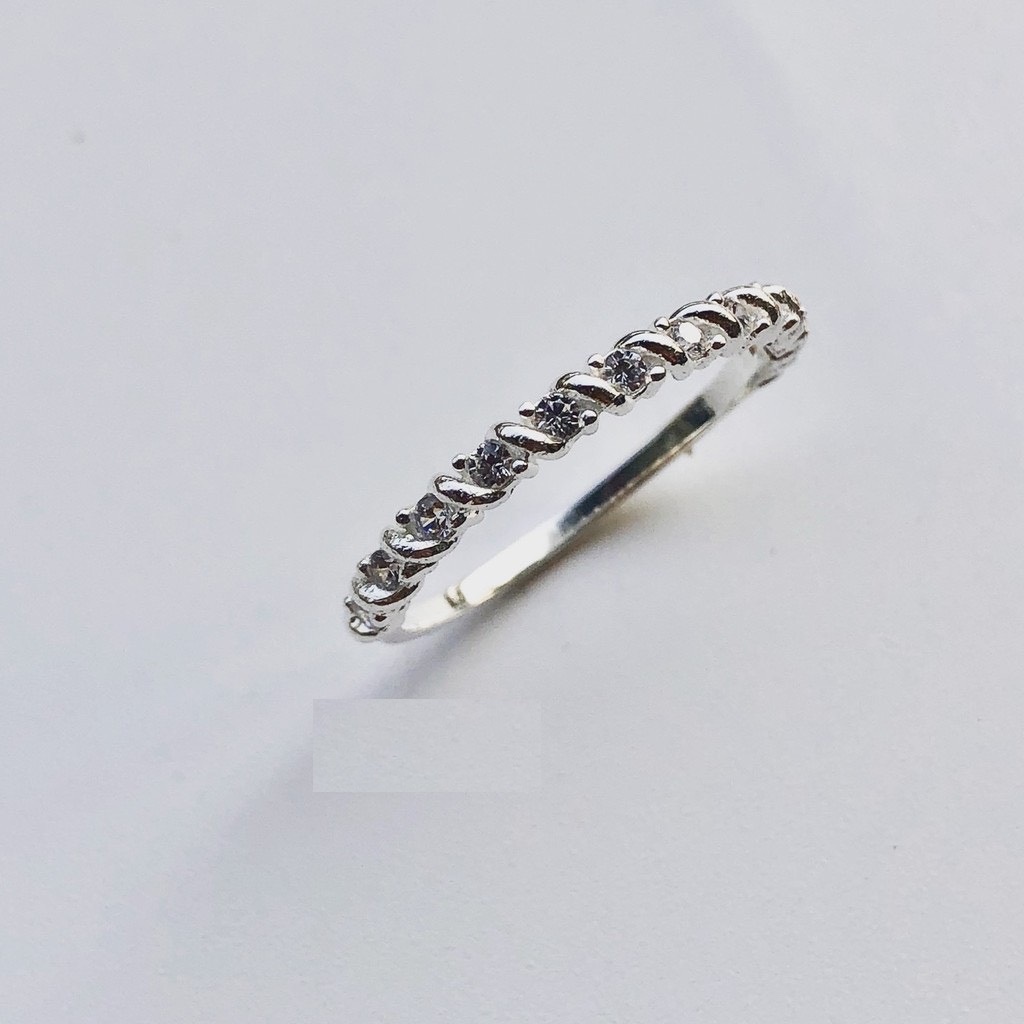Nhẫn nữ , nhẫn nữ bạc ta, đính kèm bởi 7 viên đá 3mm, sáng lấp lánh