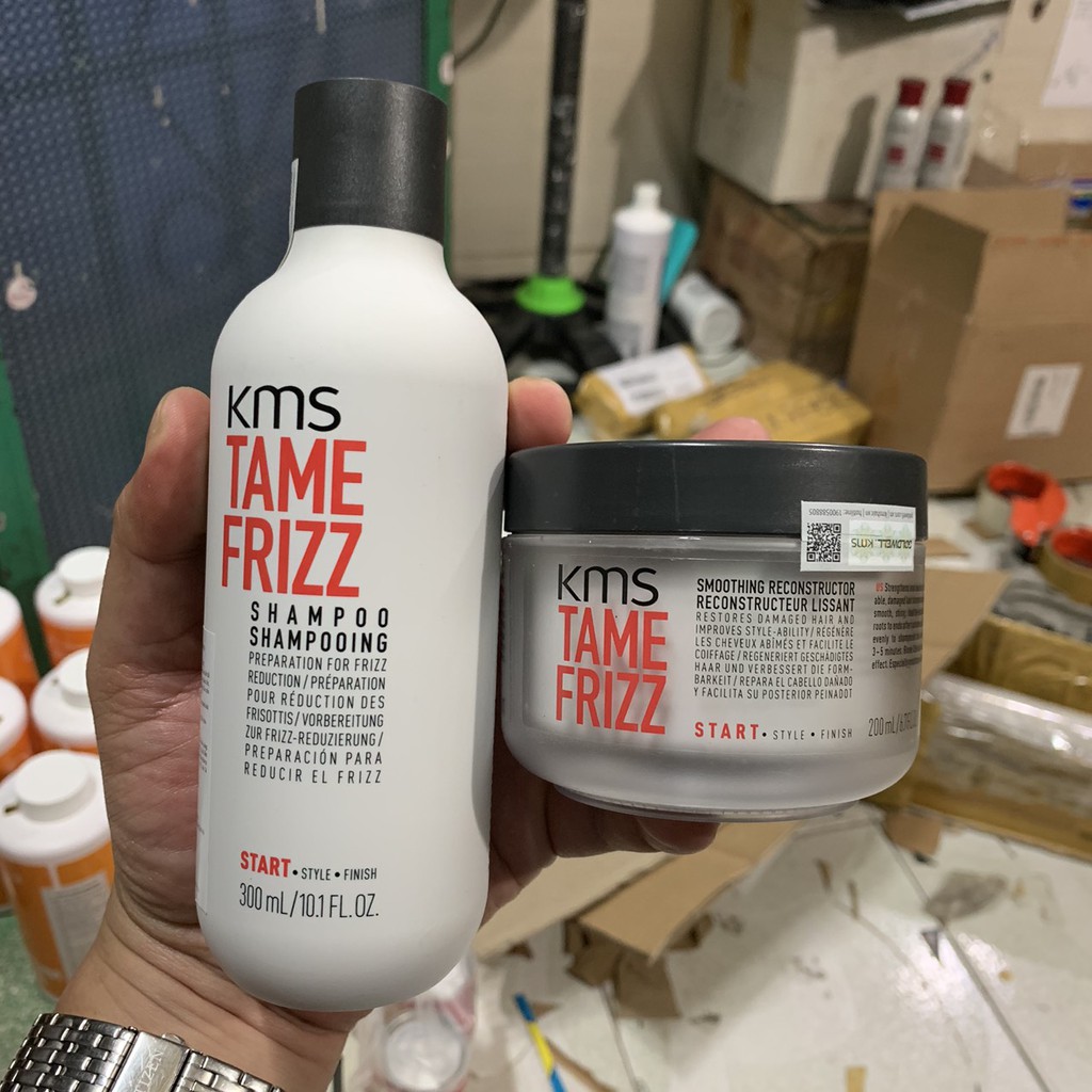 Kem dưỡng tóc ( hấp mượt tái cấu trúc) KMS TAMEFRIZZ SMOOTHING RECONSTRUCTOR 200ml