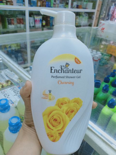 Sữa tắm trắng da hương nước hoa Enchanter Thái Lan 550ml