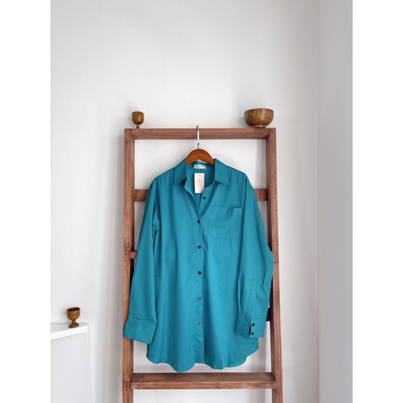 [Mã BMBAU50 giảm 7% đơn 99K] Áo sơ mi nữ lụa xanh dáng dài cổ đức Teal Harriet