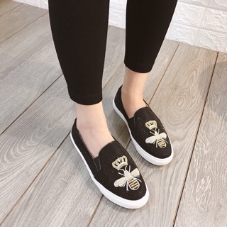 Slip on ong đá