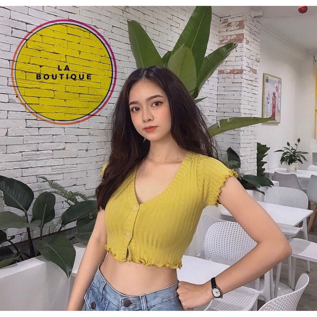 Áo croptop cổ tim cuốn biên nút bự cực xinh