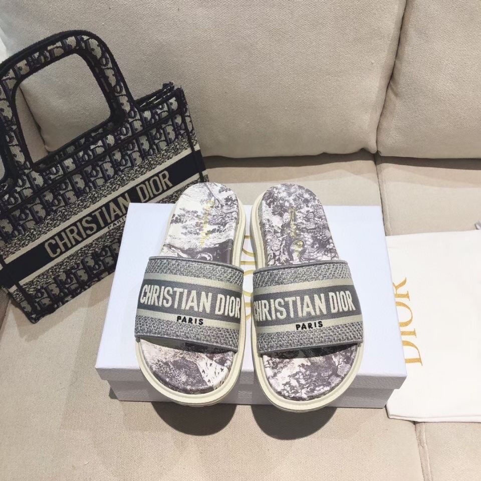 Dép Quai Ngang Đế Dày Thêu Họa Tiết Thời Trang Cho Nữ 2022