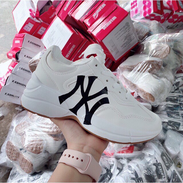 Giày Sneaker nam nữ mới nhất 2020 | BigBuy360 - bigbuy360.vn