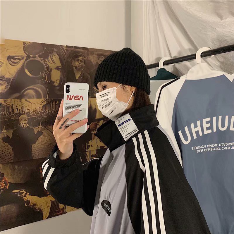 Áo khoác gió form rộng cổ cao, áo vải dù jacket 2 lớp unisex nam nữ họa tiết UnF chất đẹp giá xưởng Moonunisex